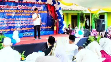 Haru dan Semangat di Tasyakuran Kelulusan! Dewan Fery Budiman Ajak Orang Tua Jadi Madrasah Pertama Anak